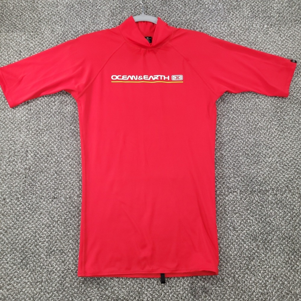 Ocean‎ & Earth Mens Red Short Sleeve Rash Guard Swim Shirt Size M Mock Neck Logo